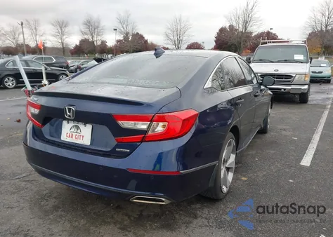 2018 Honda Accord Touring z USA, uszkodzony, nr VIN 1HGCV1F97JA029065